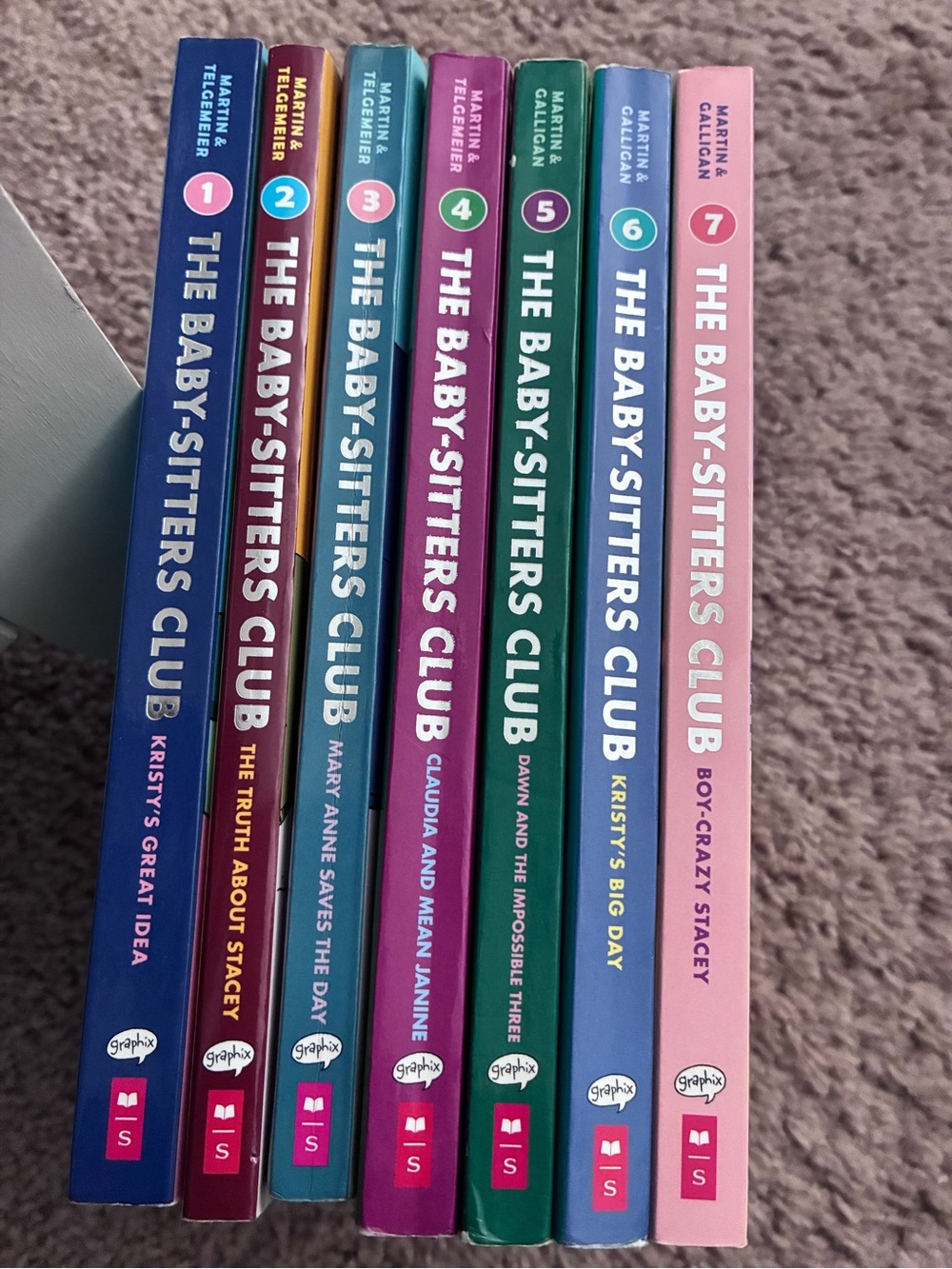 The Baby-Sitters Club Graphic Novels Lot - Picture 2 of 2